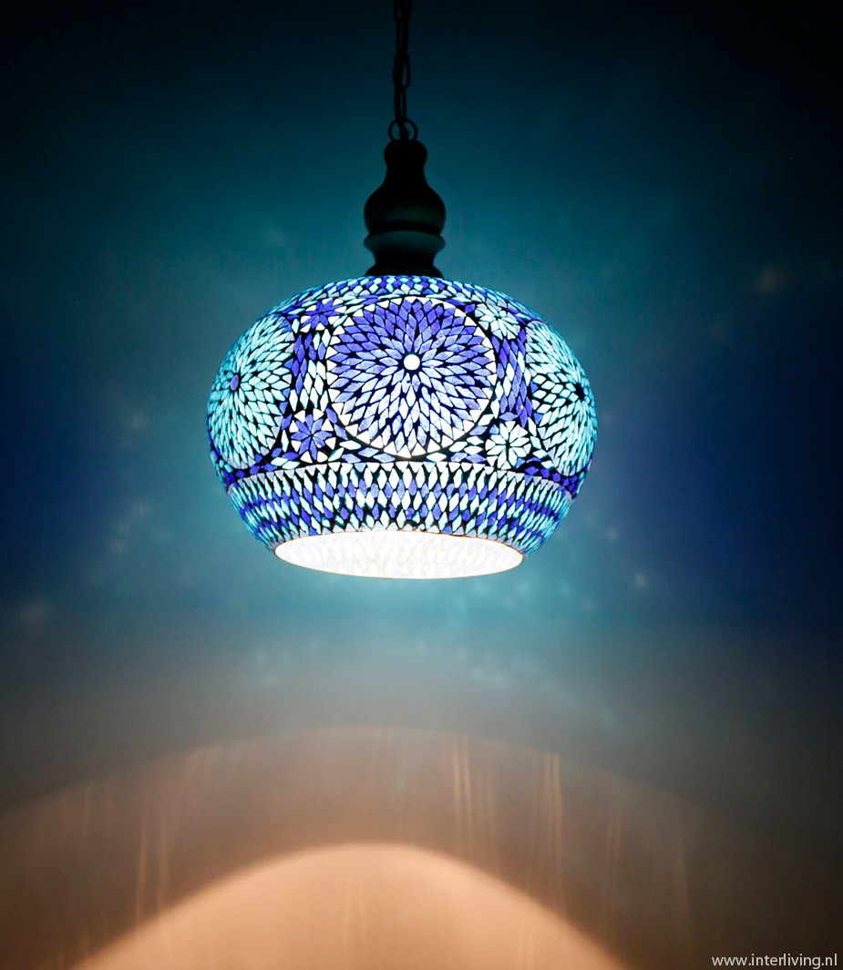 Grote hanglamp model appel van glasmozaïek met duurzaam hout retro