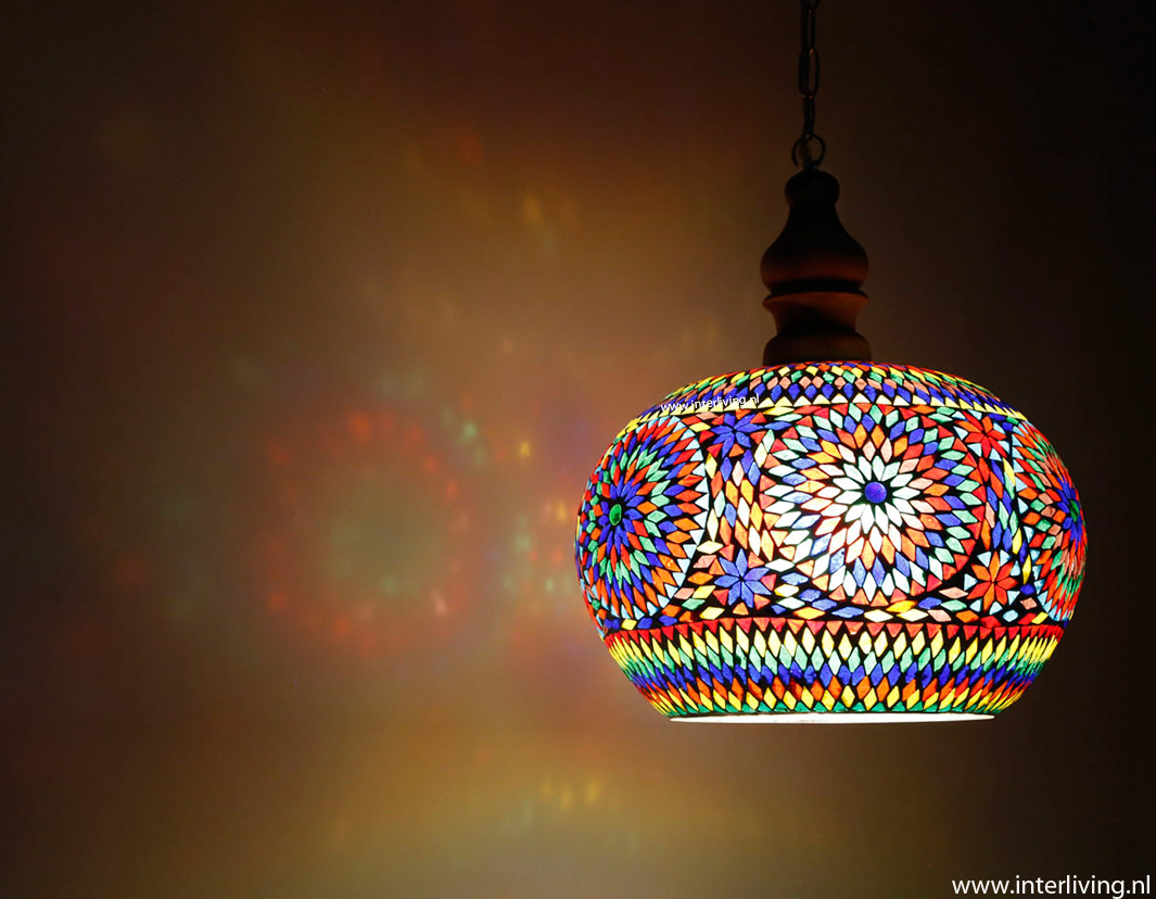 Grote hanglamp model appel van glasmozaïek met duurzaam hout retro