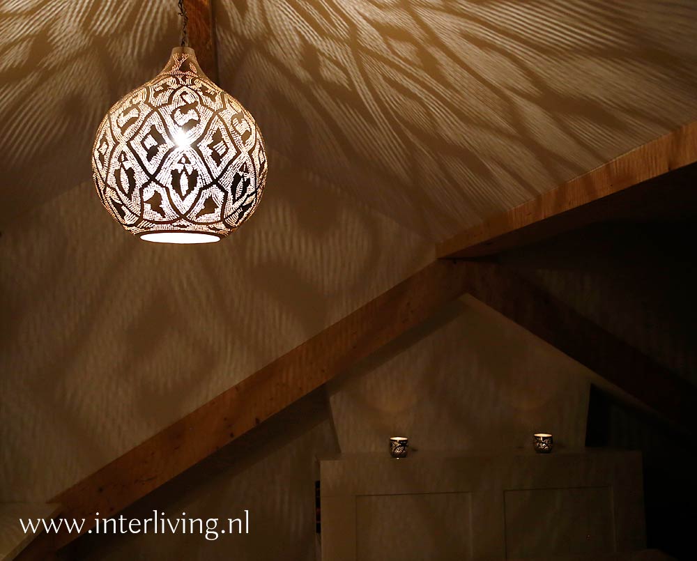 Zolder sfeerverlichting romantische slaapkamer tips filigrain lampen