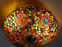 kleurrijke plafondlamp