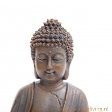Buddha beeld, zittend in meditatie van kunsthars / polystone - oude stijl