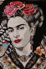 kussen van Frida in boho black velvet luxe stijl