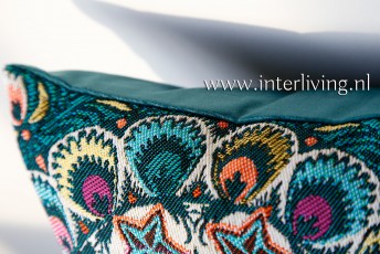 kussen van Mexicaanse schedel - bont gekleurd & geweven stof borduurwerk look