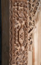 orientaalse-houten-poort-oude-deur-vintage-houtsnijwerk-antiek-naturel