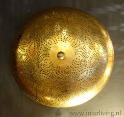 Gouden plafonniere rond gaatjes model met decoratieve patronen