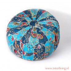 Blauwe ottoman poef met quadrille patchwork china seas stijl woonaccessoires