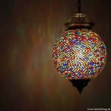 gekleurde-grote-bol-hanglamp-grote-kralen-glas