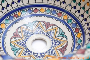 Marokkaanse grote wasbak met mozaiek ster patroon. Unieke waskom ook als opbouwwasbak voor badkamermeubel en sanitair.