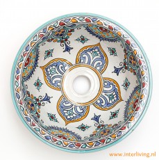 Handgemaakte Marokkaanse waskom in ronde vorm met gekleurde blauwe aqua bloemen patronen - botanisch mozaiek dessin.