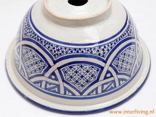 oude-franse-waskom-wasbak-blauw-wit--badkamermeubel-opbouwwasbak-aardewerk-handgemaakt-geschilderde-patronen-Marrokkaanse-stijl