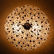 wit zwarte plafondlamp van glas stukjes mozaiek