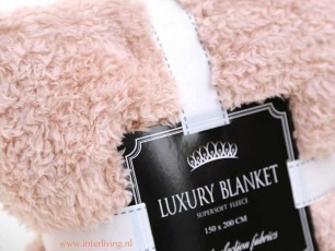 roze-zacht-harig-dekentje-plaid-teddystof-woondeken-grand-foulard