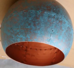 grote-ronde-metalen-bol-hanglamp-blauw-goud-fabriekslamp