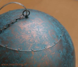 grote-ronde-metalen-bol-hanglamp-blauw-goud-fabriekslamp-ketting