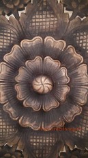 ronde-houtsnijwerk-paneel-muurdecoratie-bloemen-lotus-exotisch-oosters-handwerk-zwart-antiek-teak-thailand