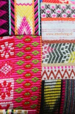 vrolijk-gekleurd-Ibiza-kussen-copacobana-aztec-tribal-azteken-peruaans-patroon-handgemaakt
