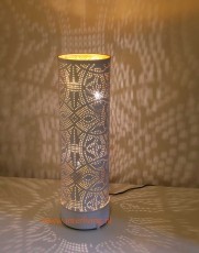 oosterse-schaduw-lamp-staand-vloerlamp-dimbaar-met-gaatjes-patronen-wit-goud-messing-metaal