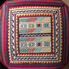 kelim-tapijt-patchwork-hoge-poef-iran-patchwork-handgemaakt-handgeweven