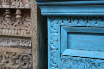 antiek-vintage-nachtkastje-met-laatje-blauw-houtIbiza-Boho-stijl-blue-washed-mangohout-houtsnijwerk-india