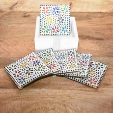 onderzetters-glas-kringen-tafelblad-handgemaakt-design-mozaiek-gekleurde-bloemen-patroon