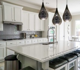 keuken-eiland-sfeerverlichting-zwart-wit-zilver-lamp