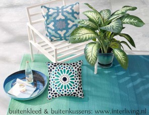 buitenkleed-blauw-wit-aqua-streep-patronen-tuin-idee