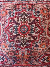 vintage-tapijt-kelim-kussen-poef-terra-rood