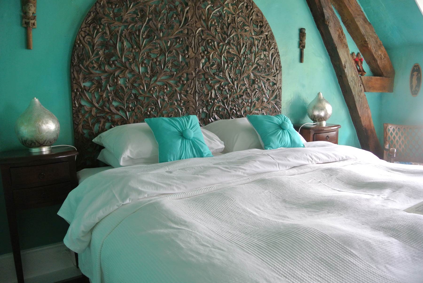 Oosterse slaapkamer - makeover tips voor sfeer in huis - binnen kijken Oosterse slaapkamer - makeover tips voor sfeer in huis - binnen kijken