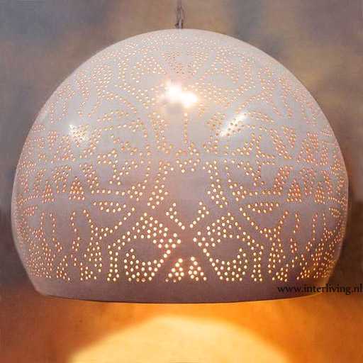 openbaar Illustreren probleem Witte hanglamp - filigrain wit hoogglans finish met gouden binnenkant