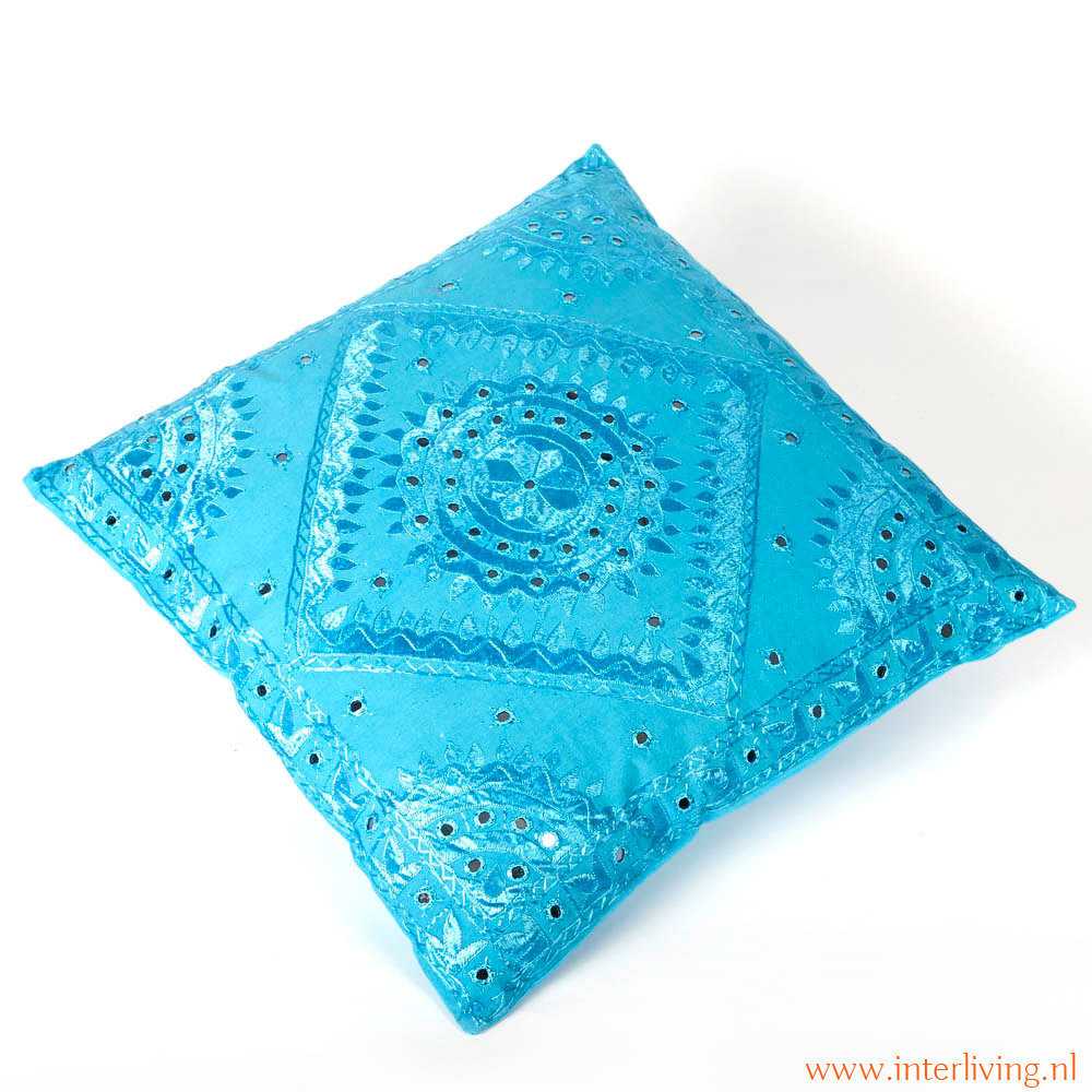 blauw indiaas kussen met spiegeltjes