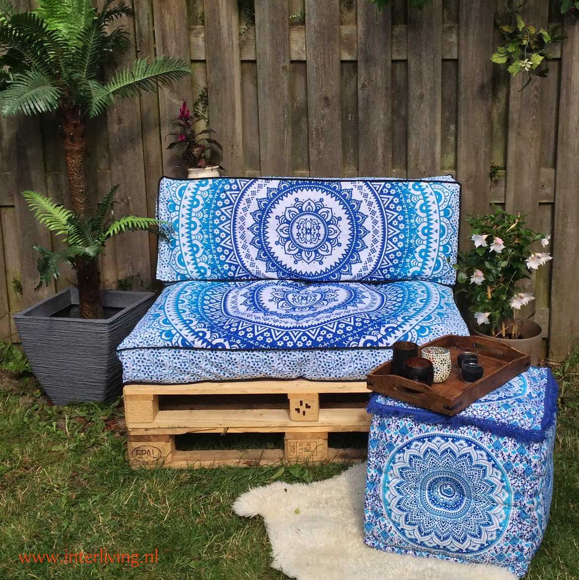 mandala kussen met Indiase patronen voor je boho of Ibiza loungekussenhoes - mooi op je palletbank van hout op je terras, patio of tuin