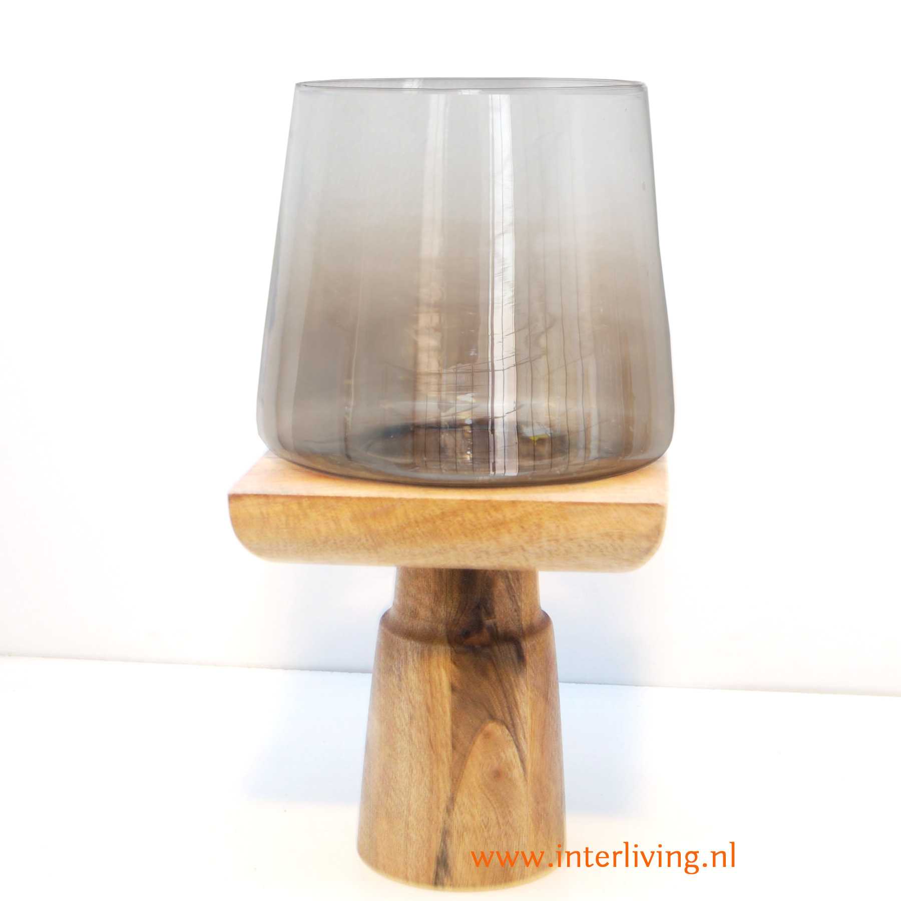 grote kandelaar of windlicht van naturel mangohout met parelmoer glas houder