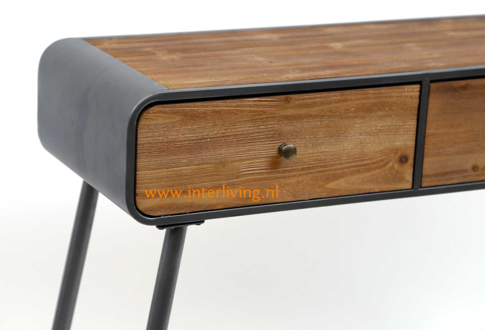 Stoere industriële sidetable of klein retro Scandinavisch