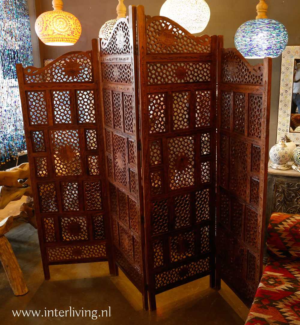 Blauwdruk output Grand Oosters kamerscherm of roomdivider van hout uit India met houtsnijwerk