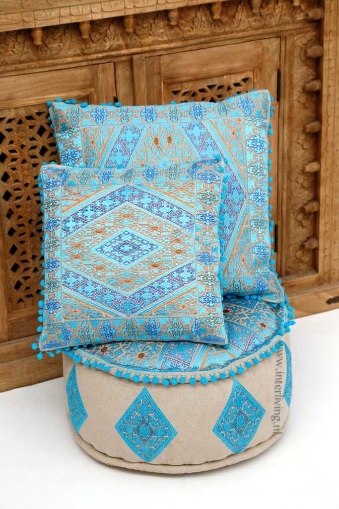 Geweven Marokkaanse kussens en ottoman poef geometrische Jacquard