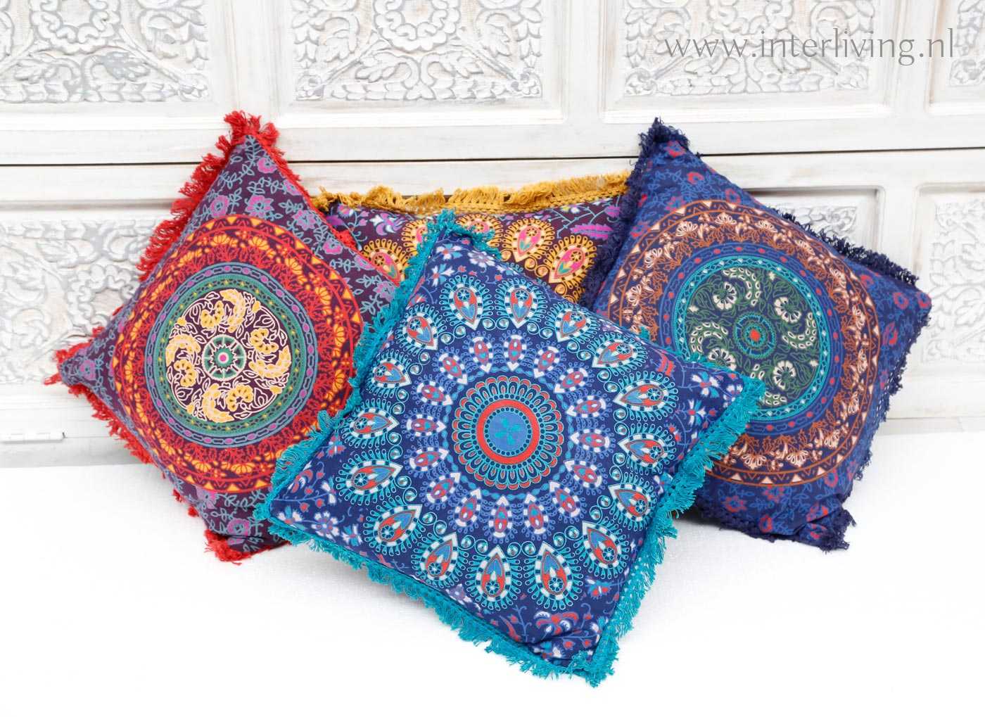 Mandala kussens uit India blauw , geel, rood - sierkussen