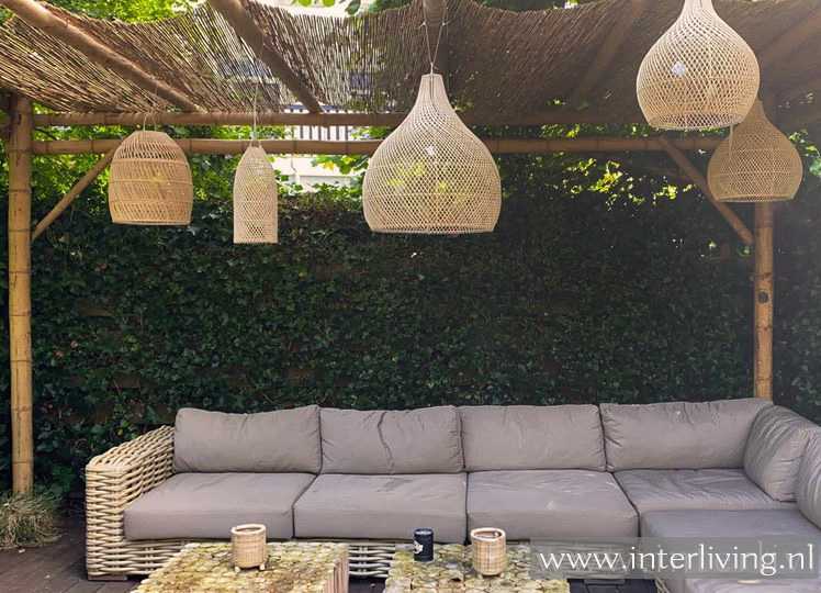 rotan hanglampen voor buiten in tuin terras overkapping of tros binnen in huis