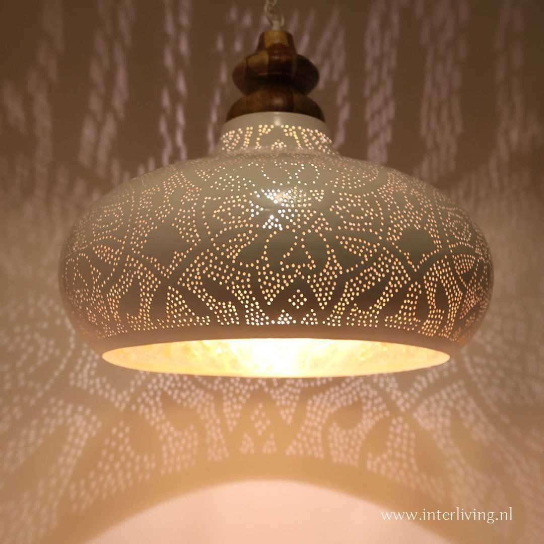 Witte Oosterse hanglamp met bovenkant van massief hout