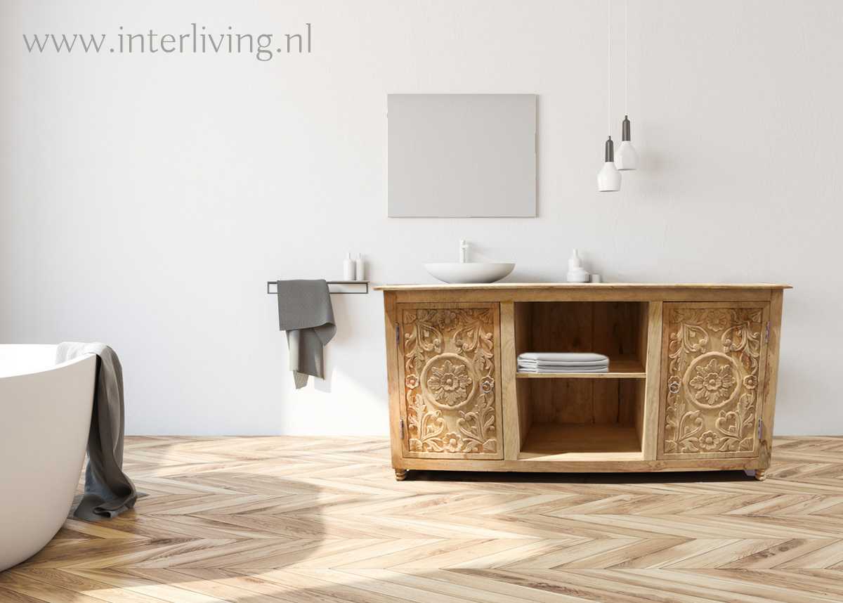badkamer met moderne Ibiza wit en naturel hout badkamermeubel