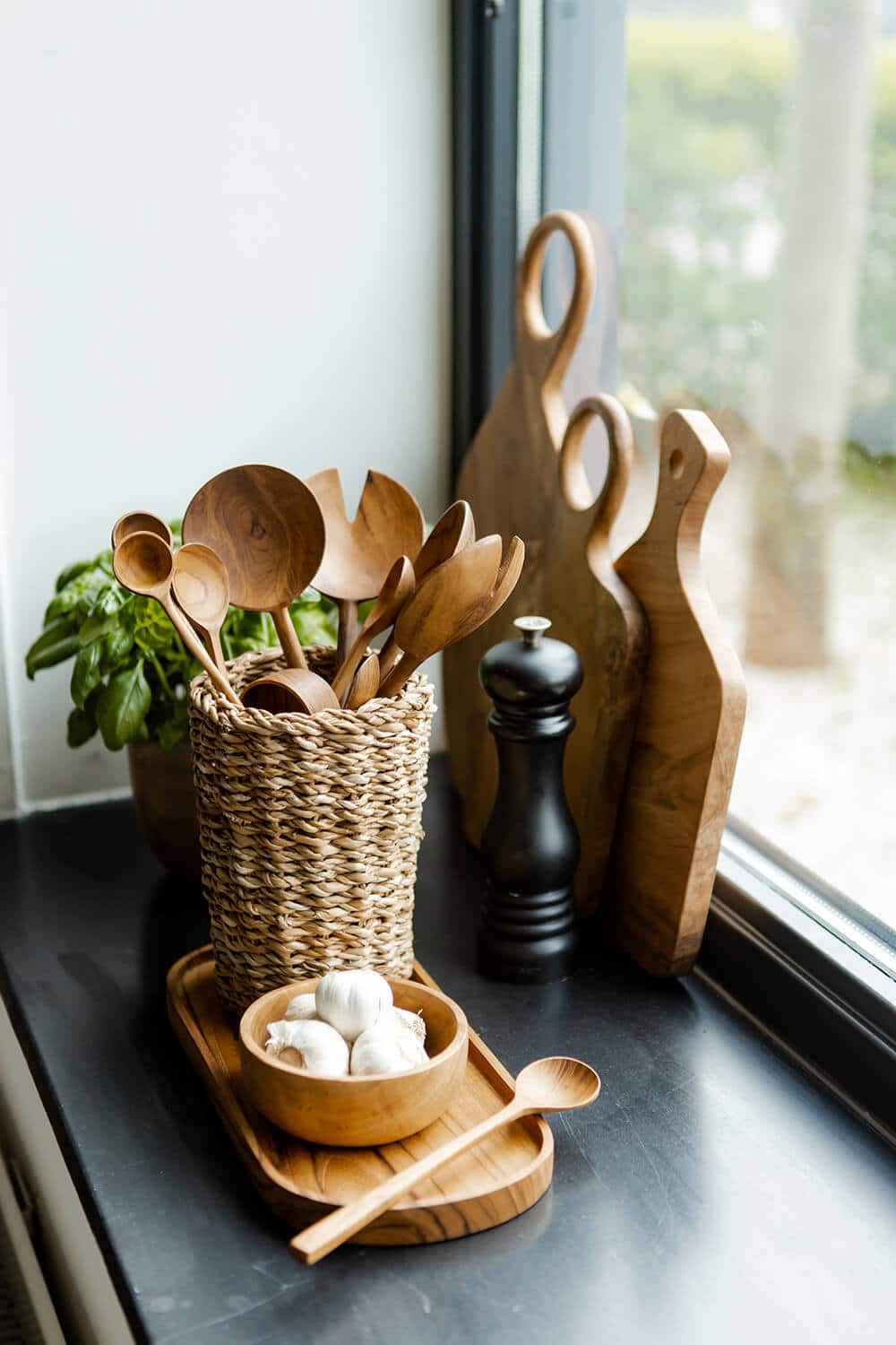 opberg idee met mandjes van gevlochten zeegras - eco natuurlijk wonen fairtrade