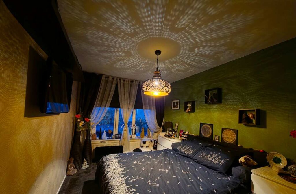 oosterse lamp in de slaapkamer